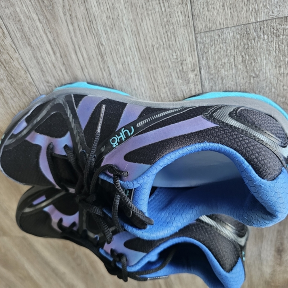 Stylish Black and Blue Women's Athletic Shoes